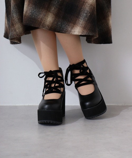 LOVEHUNTER(ラブハンター)の「LOVEHUNTER ベルベット リボンレース 厚底パンプス(パンプス・レディース・ブラック/ブラック系その他・S/L/LL/M)」の4枚目の写真