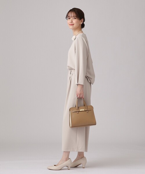 SHOO・LA・RUE(シューラルー)の「◆【通勤/デイリー/セットアップ可】カットジョーゼット お袖タック トップス(シャツ/ブラウス・レディース・ベージュ系その他7/ブラック系3・02/03/04)」の13枚目の写真