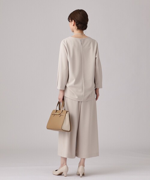 SHOO・LA・RUE(シューラルー)の「◆【通勤/デイリー/セットアップ可】カットジョーゼット お袖タック トップス(シャツ/ブラウス・レディース・ベージュ系その他7/ブラック系3・02/03/04)」の4枚目の写真