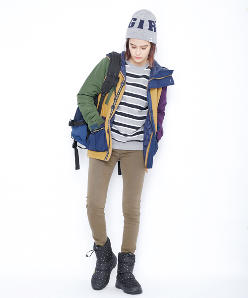 X-girl(エックスガール)の「ADVENTURE BACKPACK(バックパック/リュック・レディース・ブラック/レッド/ネイビー・ONE SIZE)」の6枚目の写真