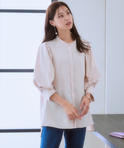 7days Life Styling（セブンデイズライフスタイリング）の「タックボリューム８分袖プチハイネックブラウス（しわになりにくい・UVカット・タンブル乾燥OK）（シャツ/ブラウス・レディース・オフホワイト/ブラック/サックスブルー/ベージュ・S/M/L/LL）」の19枚目の写真