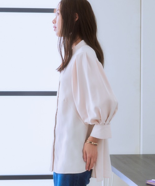 7days Life Styling（セブンデイズライフスタイリング）の「タックボリューム８分袖プチハイネックブラウス（しわになりにくい・UVカット・タンブル乾燥OK）（シャツ/ブラウス・レディース・オフホワイト/ブラック/サックスブルー/ベージュ・S/M/L/LL）」の21枚目の写真