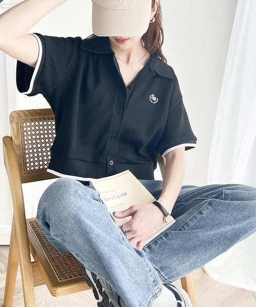 classicalelf（クラシカルエルフ）の「大人レディな正統派。胸刺繍ワッフル短丈ポロカーデ（ポロシャツ・レディース・ブラック/オレンジ/ホワイト/ベージュ・LARGE/MEDIUM/SMALL/X-LARGE）」の7枚目の写真