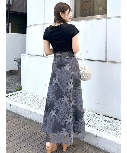 MERCURYDUO（マーキュリーデュオ）の「エンブロイダリーワンポイントロゴTシャツ（Tシャツ/カットソー・レディース・ブラック/レッド/オフホワイト・FREE）」の5枚目の写真