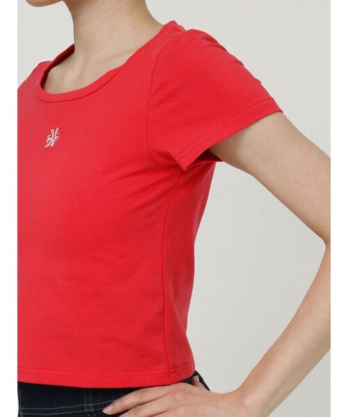 MERCURYDUO（マーキュリーデュオ）の「エンブロイダリーワンポイントロゴTシャツ（Tシャツ/カットソー・レディース・ブラック/レッド/オフホワイト・FREE）」の16枚目の写真