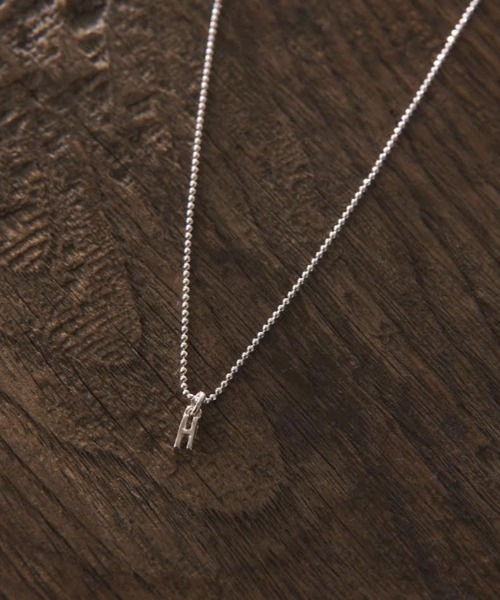 CIAOPANIC（チャオパニック）の「イニシャルネックレス（ネックレス・レディース・K/M/N/R/Y/A/H/S/T・FREE）」の2枚目の写真