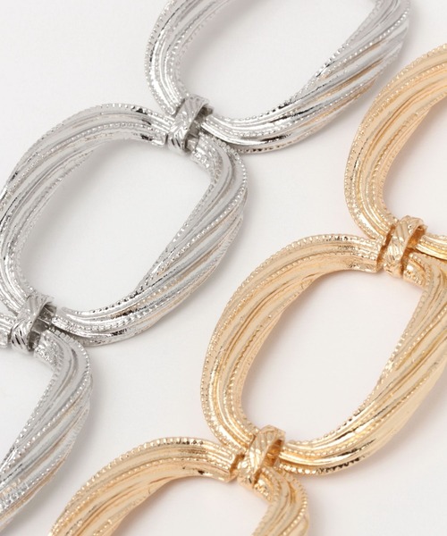 FOREVER 21(フォーエバー トゥエンティーワン)の「メタルループバングル(バングル/リストバンド・レディース・ゴールド/シルバー・FREE)」の5枚目の写真