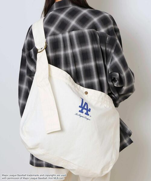[ MLB ] バシチー レタリング キャンバス ショルダーバッグ WEGO/MLBキャンバスショルダーバッグ（ショルダーバッグ）｜MLB