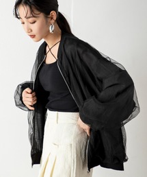 エアリーなシルエットとシンプルなディテールが甘すぎずこなれた印象のシアーチュールコンビブルゾン