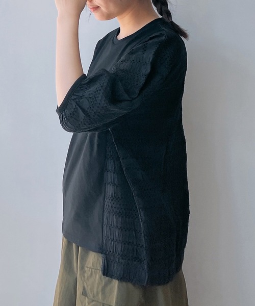 AS KNOW AS plus(アズノゥアズプラス)の「◎カットソーと布帛切り替え パフスリーブプルオーバー(Tシャツ/カットソー・レディース・ブラック系/ホワイト系/ブルー系/ブルー系1/ホワイト系1/ネイビー系/グリーン系/ブルー系2・FREE)」の4枚目の写真