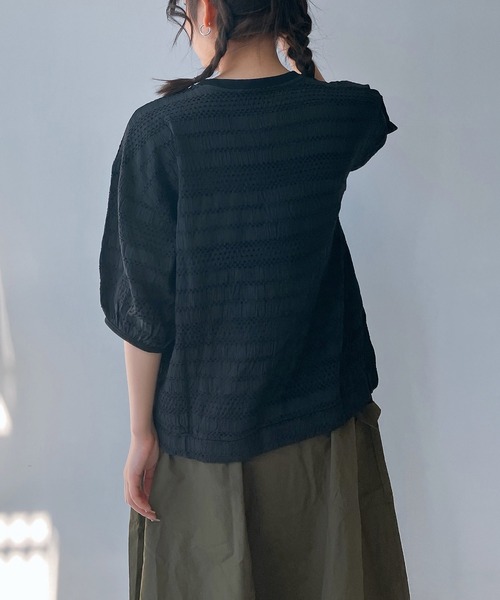 AS KNOW AS plus(アズノゥアズプラス)の「◎カットソーと布帛切り替え パフスリーブプルオーバー(Tシャツ/カットソー・レディース・ブラック系/ホワイト系/ブルー系/ブルー系1/ホワイト系1/ネイビー系/グリーン系/ブルー系2・FREE)」の17枚目の写真