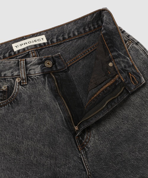 Y/Project（ワイプロジェクト）の「EVERGREEN MAXI COWBOY CUFF JEANS（デニムパンツ・メンズ・ブラック・29/30/31）」の3枚目の写真