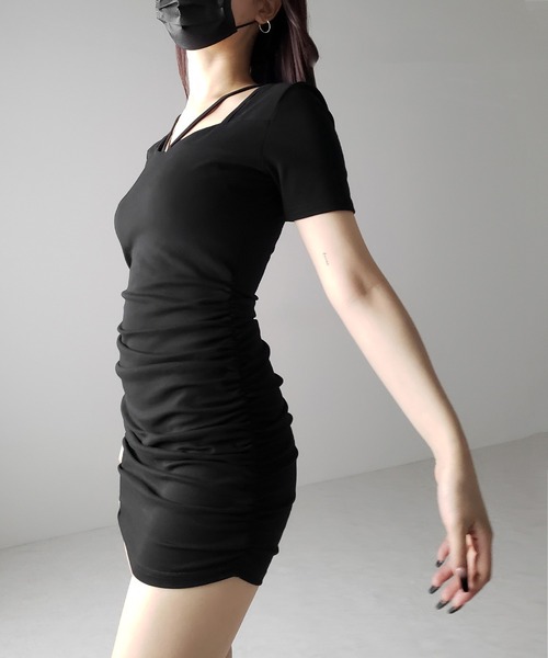 me+em select(ミームセレクト)の「※※【 2color 】クロスストラップシャーリングミニワンピース / cross strap shirring mini onepiece(ワンピース・レディース・ブラック/グレー・MEDIUM/SMALL)」の21枚目の写真