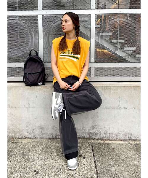 Ungrid(アングリッド)の「ヴィンテージロゴノースリトップス(Tシャツ/カットソー・レディース・オフホワイト/チャコールグレー/マスタード・FREE)」の7枚目の写真