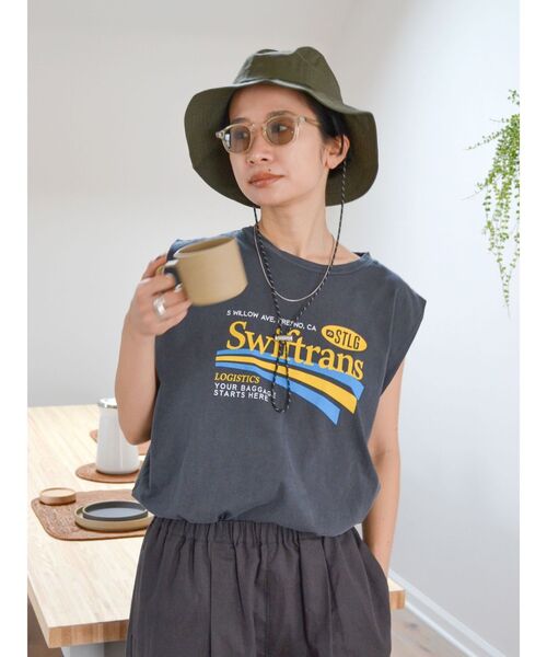 Ungrid(アングリッド)の「ヴィンテージロゴノースリトップス(Tシャツ/カットソー・レディース・オフホワイト/チャコールグレー/マスタード・FREE)」の10枚目の写真