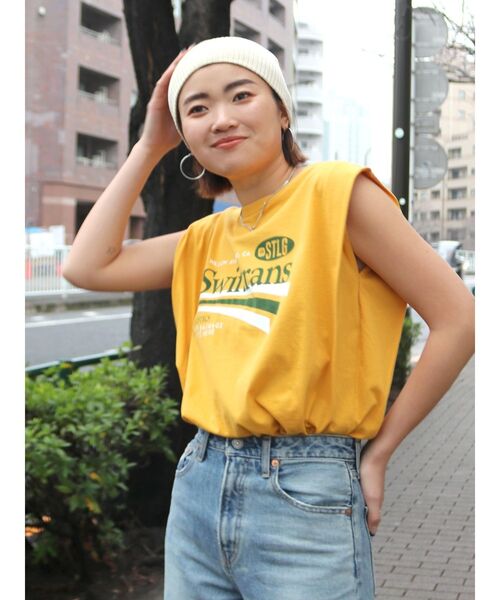 Ungrid(アングリッド)の「ヴィンテージロゴノースリトップス(Tシャツ/カットソー・レディース・オフホワイト/チャコールグレー/マスタード・FREE)」の16枚目の写真