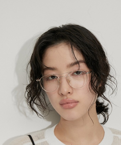 ADAM ET ROPE'（アダムエロペ）の「【WEB限定】ティアドロップメタルフレームサングラス（サングラス・レディース・キャメル/その他1・FREE）」の2枚目の写真