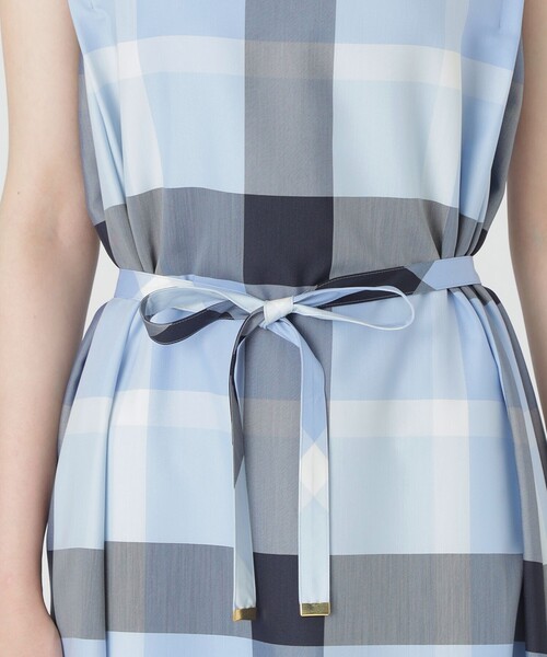 BLUE LABEL CRESTBRIDGE（ブルーレーベルクレストブリッジ）の