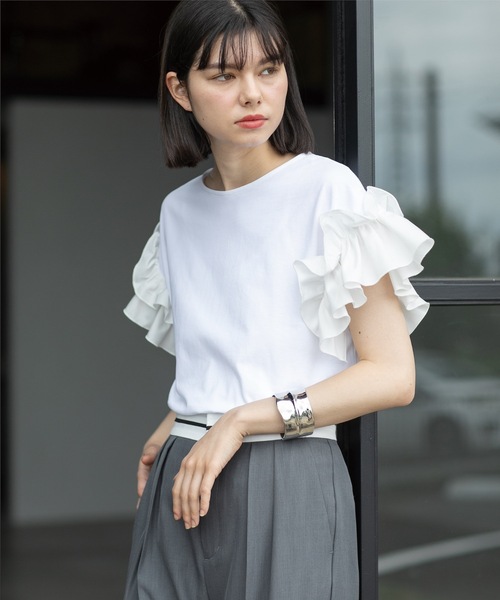 OPAQUE.CLIP(オペークドットクリップ)の「◆《美人百花掲載》フリルドッキングスリーブカットソー【洗濯機洗い可】(Tシャツ/カットソー・レディース・ブルー系その他/ホワイト/ブラック/ライトベージュ・36/38/40/42)」の6枚目の写真