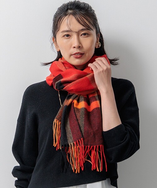 カシミヤチェックマフラー 32×180cm 23区（ニジュウサンク）の「カシミヤ チェック マフラー（マフラー