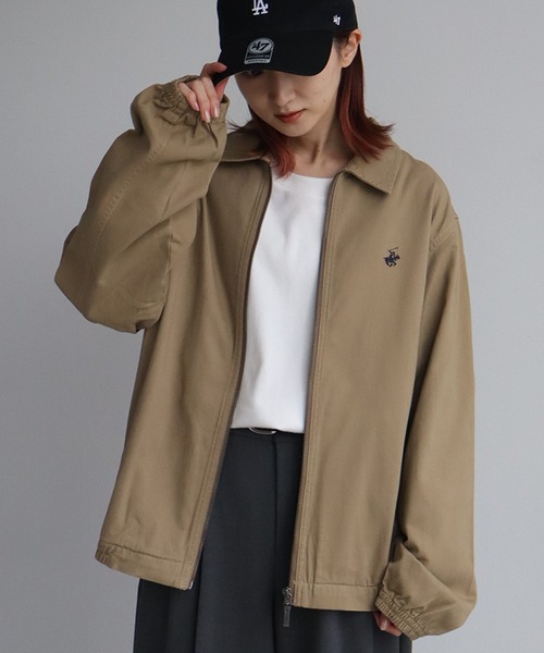 BEVERLY HILLS POLO CLUB(ビバリーヒルズポロクラブ)の「【Beverly Hills Polo Club/ビバリーヒルズポロクラブ】 ツイルピーチ ワンポイントブルゾン(ブルゾン・メンズ・ベージュ/ネイビー/カーキ/ブラック・LL/M/L)」の5枚目の写真