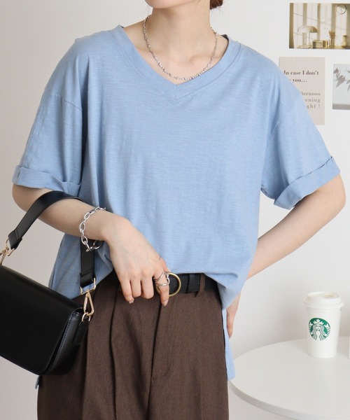 atONE(アットワン)の「オーバーサイズVネックTee(Tシャツ/カットソー・レディース・ブラック/ブルー系その他2/カーキ/オフホワイト/パープル系その他/パープル系その他2/ブルー系その他/モカ/ピンク系その他3/ピンク系その他4/ベージュ/ネイビー・M/L)」の8枚目の写真