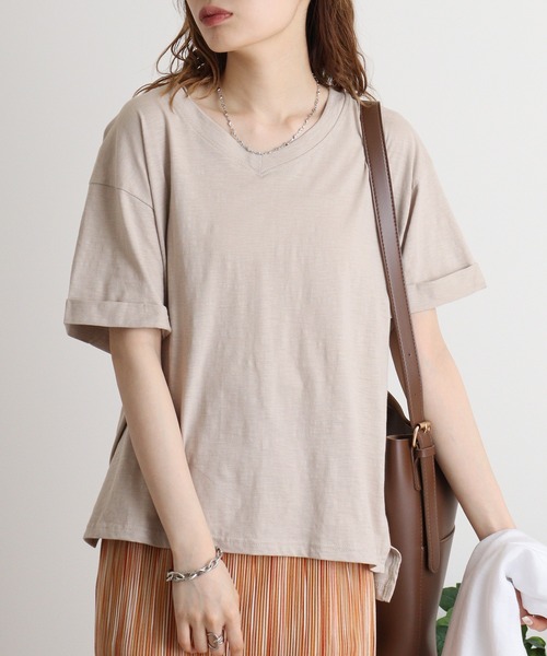 atONE(アットワン)の「オーバーサイズVネックTee(Tシャツ/カットソー・レディース・ブラック/ブルー系その他2/カーキ/オフホワイト/パープル系その他/パープル系その他2/ブルー系その他/モカ/ピンク系その他3/ピンク系その他4/ベージュ/ネイビー・M/L)」の14枚目の写真