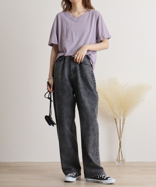 atONE(アットワン)の「オーバーサイズVネックTee(Tシャツ/カットソー・レディース・ブラック/ブルー系その他2/カーキ/オフホワイト/パープル系その他/パープル系その他2/ブルー系その他/モカ/ピンク系その他3/ピンク系その他4/ベージュ/ネイビー・M/L)」の22枚目の写真