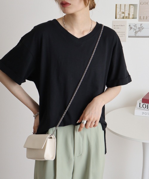 atONE(アットワン)の「オーバーサイズVネックTee(Tシャツ/カットソー・レディース・ブラック/ブルー系その他2/カーキ/オフホワイト/パープル系その他/パープル系その他2/ブルー系その他/モカ/ピンク系その他3/ピンク系その他4/ベージュ/ネイビー・M/L)」の19枚目の写真
