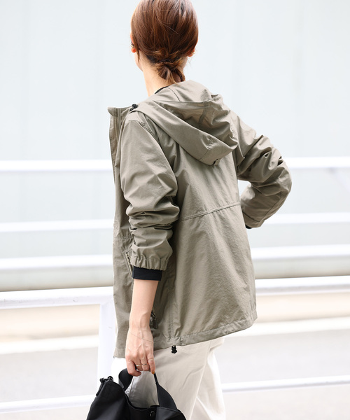 THE NORTH FACE(ザノースフェイス)の「【THE NORTH FACE】 COMPACTJACKET:マウンテンパーカー(マウンテンパーカー・レディース・ライトグレー・LARGE)」の22枚目の写真