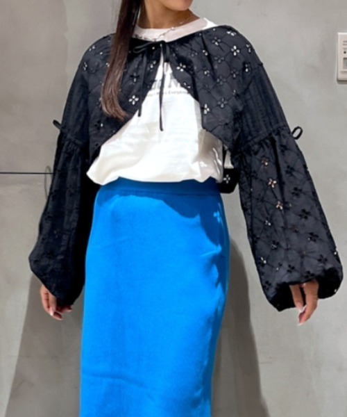 RODEO CROWNS WIDE BOWL（ロデオクラウンズワイドボウル）の「カットワークレースボレロ 2（カーディガン/ボレロ・レディース・カーキ/ブラック/アイボリー・FREE）」の3枚目の写真