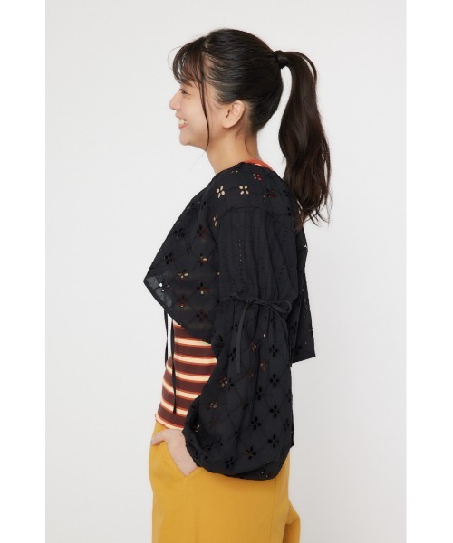 RODEO CROWNS WIDE BOWL（ロデオクラウンズワイドボウル）の「カットワークレースボレロ 2（カーディガン/ボレロ・レディース・カーキ/ブラック/アイボリー・FREE）」の10枚目の写真