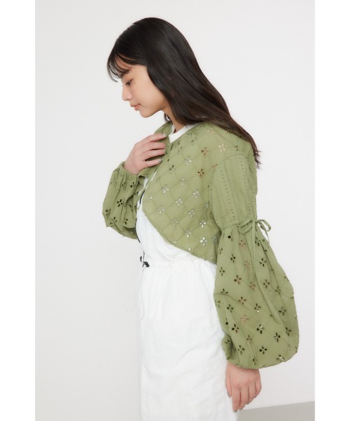 RODEO CROWNS WIDE BOWL（ロデオクラウンズワイドボウル）の「カットワークレースボレロ 2（カーディガン/ボレロ・レディース・カーキ/ブラック/アイボリー・FREE）」の5枚目の写真