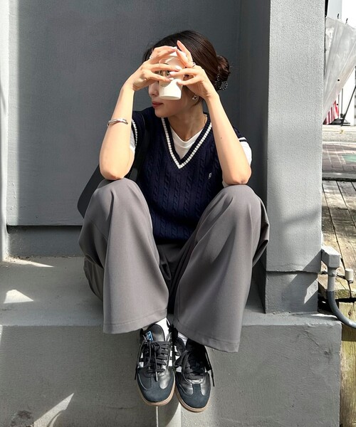 fredy emue（フレディエミュ）の「FR刺繍柄編みニットベスト（ベスト・レディース・ネイビー/オフホワイト/グレー・38）」の22枚目の写真