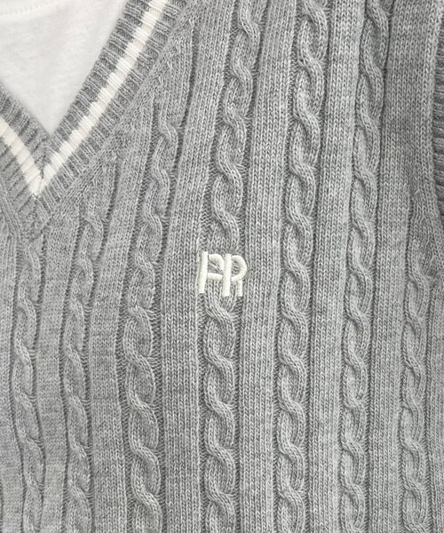fredy emue（フレディエミュ）の「FR刺繍柄編みニットベスト（ベスト・レディース・ネイビー/オフホワイト/グレー・38）」の9枚目の写真