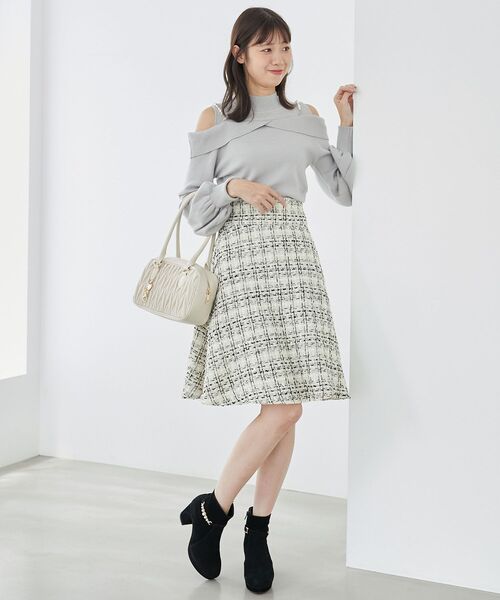 MAJESTIC LEGON（マジェスティックレゴン）の「チャームセット横長バッグ（ハンドバッグ・レディース・アイボリー/グレイッシュベージュ/ブラック/キャメル・FREE）」の6枚目の写真