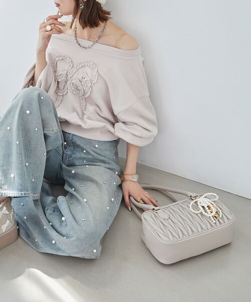 MAJESTIC LEGON（マジェスティックレゴン）の「チャームセット横長バッグ（ハンドバッグ・レディース・アイボリー/グレイッシュベージュ/ブラック/キャメル・FREE）」の11枚目の写真