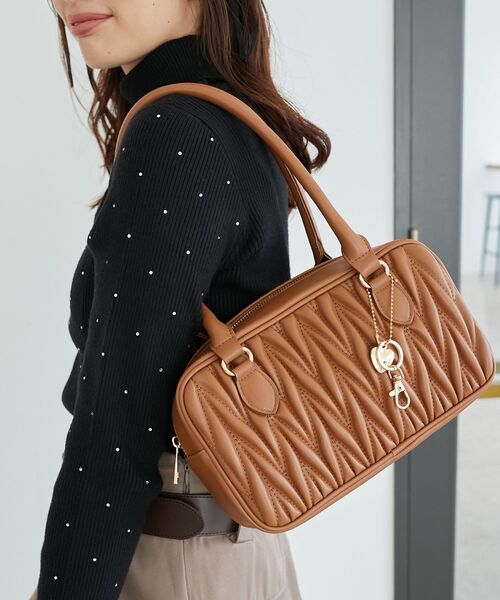 MAJESTIC LEGON（マジェスティックレゴン）の「チャームセット横長バッグ（ハンドバッグ・レディース・アイボリー/グレイッシュベージュ/ブラック/キャメル・FREE）」の14枚目の写真