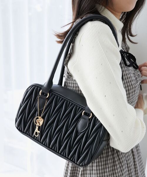 MAJESTIC LEGON（マジェスティックレゴン）の「チャームセット横長バッグ（ハンドバッグ・レディース・アイボリー/グレイッシュベージュ/ブラック/キャメル・FREE）」の18枚目の写真