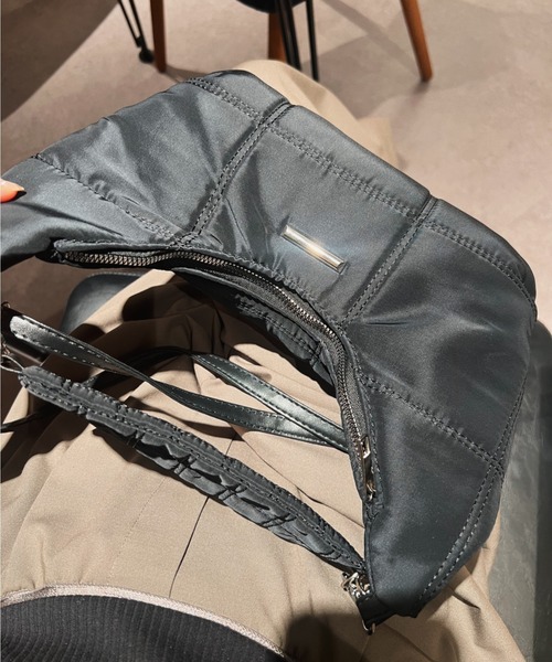 Solace（ソレイス）の「3wayナイロンキルティングハンドバッグ（ハンドバッグ・レディース・ブラック・FREE）」の5枚目の写真