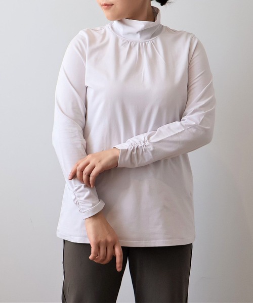 MB mint breeze(エムビーミントブリーズ)の「【L~6L 大きいサイズ】【吸湿・発熱】天竺タートルネックTシャツ(Tシャツ/カットソー・レディース・ネイビー/グレー/ブルー/ブラック/クリーム・L/LL/3L/4L/5L/6L)」の4枚目の写真