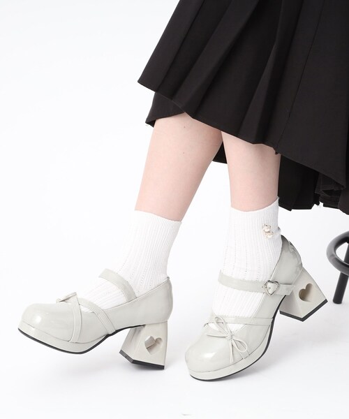 cs T&P（シーエスティーアンドピー）の「大人気インフルエンサー 桜井ひかるちゃんコラボ 厚底ストラップ付ハートくり抜きヒールパンプス（パンプス・レディース・ワイン系3/アイボリー系1/グレー系1/ブラック系1・S/M/L/LL）」の16枚目の写真