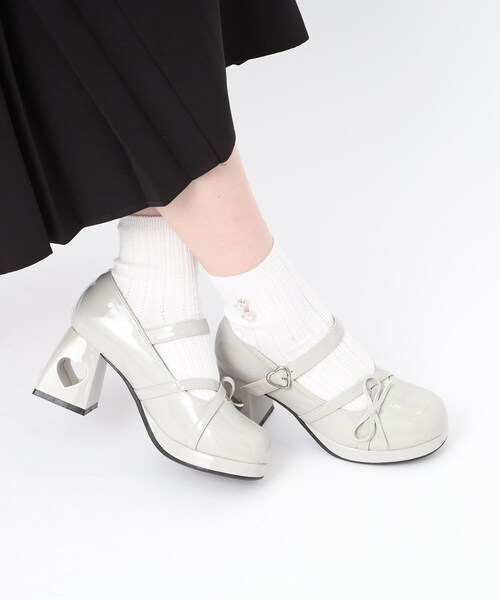 cs T&P（シーエスティーアンドピー）の「大人気インフルエンサー 桜井ひかるちゃんコラボ 厚底ストラップ付ハートくり抜きヒールパンプス（パンプス・レディース・ワイン系3/アイボリー系1/グレー系1/ブラック系1・S/M/L/LL）」の17枚目の写真