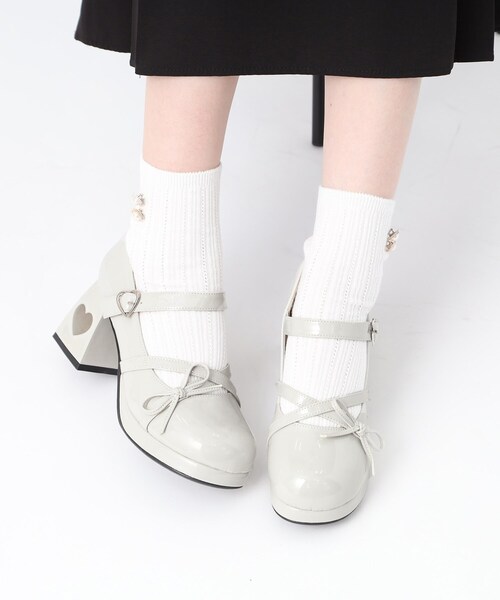 cs T&P（シーエスティーアンドピー）の「大人気インフルエンサー 桜井ひかるちゃんコラボ 厚底ストラップ付ハートくり抜きヒールパンプス（パンプス・レディース・ワイン系3/アイボリー系1/グレー系1/ブラック系1・S/M/L/LL）」の18枚目の写真
