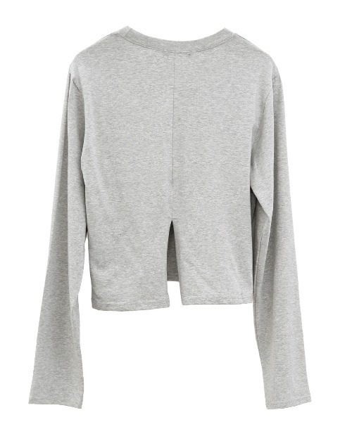 ISOOK(アイスー)の「バックスリットロンT (chiica select) / シンプル 無地 ショート丈 クロップド丈 長袖 バックデザイン(Tシャツ/カットソー・レディース・グレー/ホワイト・FREE)」の11枚目の写真