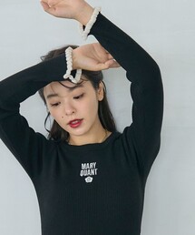 PUBLUX（パブリュクス）の「MARY QUANT × PUBLUX/マリークワント 胸刺繍配色 ロゴ ロングスリーブニット　限定展開（ニット/セーター）」