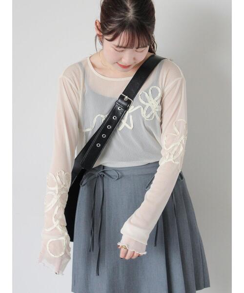 ehka sopo（エヘカソポ）の「花テープカットソー（Tシャツ/カットソー・レディース・ダークオレンジ/ブラック/グレー/キナリ・F）」の5枚目の写真