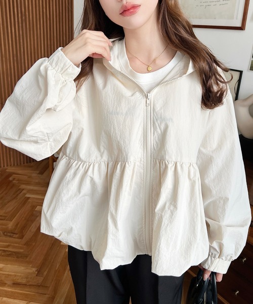 moment+（モーメントプラス）の「ナイロンワッシャーバルーンペプラムショートマンパー（マウンテンパーカー・レディース・グレー/アイボリー/ブラック・M/L）」の20枚目の写真