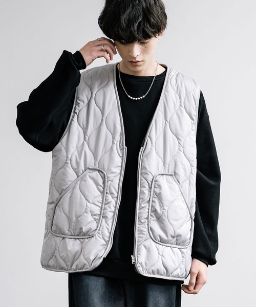 Rocky Monroe(ロッキーモンロー)の「ひょうたんキルト×フリース 2WAYリバーシブル中綿入り前開きベスト(ダウンベスト・メンズ・チャコール/グレー/ブラック/カーキ・M/L/XL)」の13枚目の写真