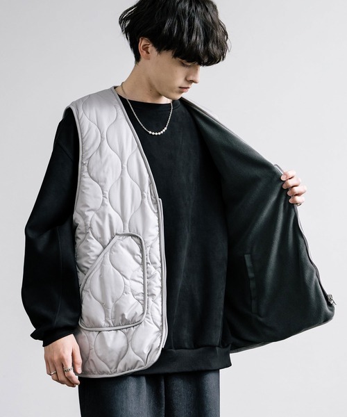 Rocky Monroe(ロッキーモンロー)の「ひょうたんキルト×フリース 2WAYリバーシブル中綿入り前開きベスト(ダウンベスト・メンズ・チャコール/グレー/ブラック/カーキ・M/L/XL)」の14枚目の写真